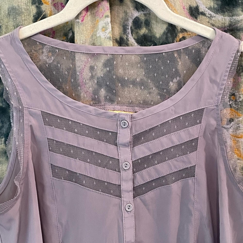 Princess Vera Sleeveless Blouse